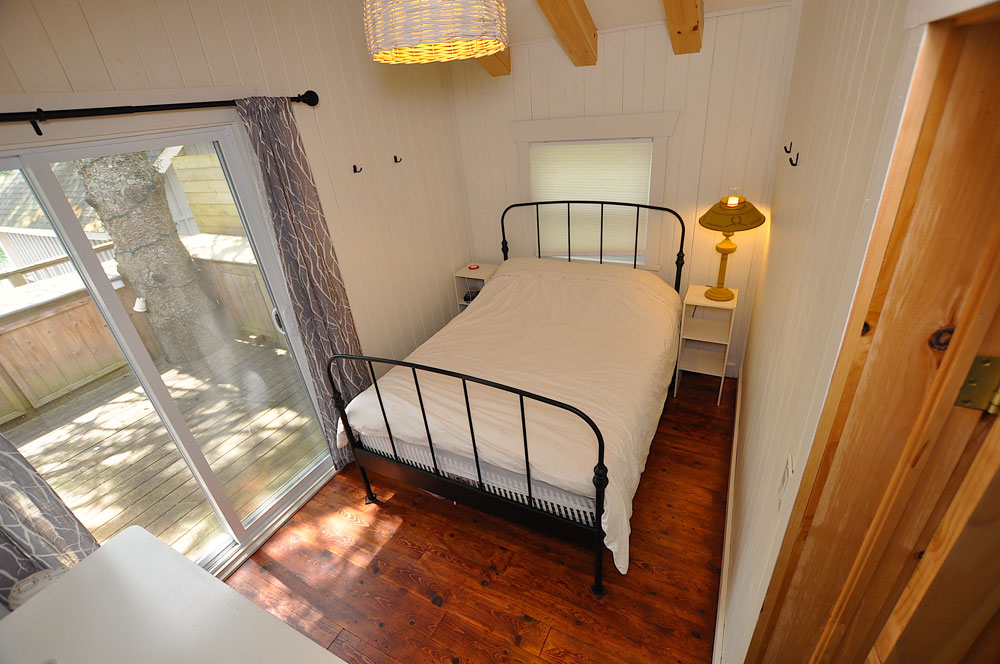 16 Master-bedroom-double-bed